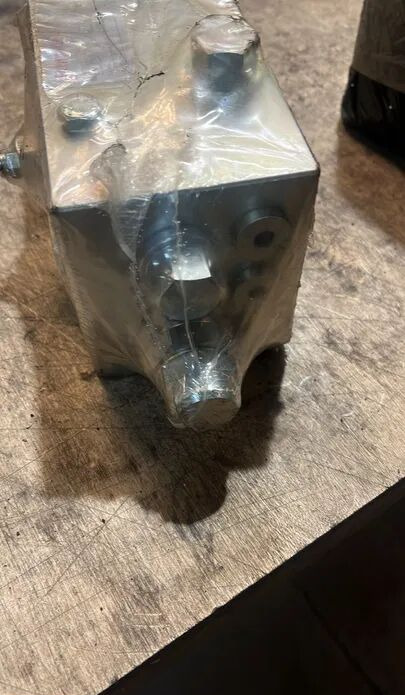 Rexroth Flow Divider R930062425 - Válvula de freio de Caminhão: foto 1 Rexroth Flow Divider R930062425 - Válvula de freio de Caminhão: foto 1