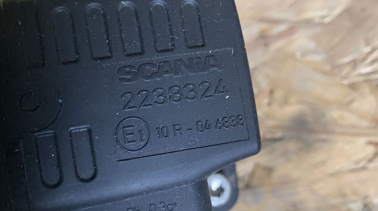 Scania Euro 6 2238324 Scania R, S, 2238324 - Silenciador/ Sistema de escape de Caminhão: foto 3 Scania Euro 6 2238324 Scania R, S, 2238324 - Silenciador/ Sistema de escape de Caminhão: foto 3