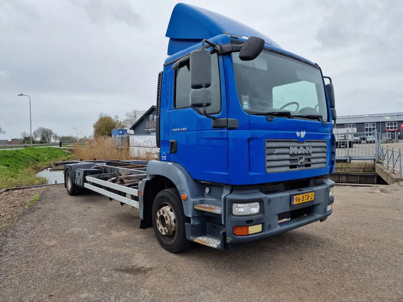 MAN TGM 15.240 container, BDF, 2009, NL Truck - Caminhão transportador de contêineres/ Caixa móvel: foto 2 MAN TGM 15.240 container, BDF, 2009, NL Truck - Caminhão transportador de contêineres/ Caixa móvel: foto 2