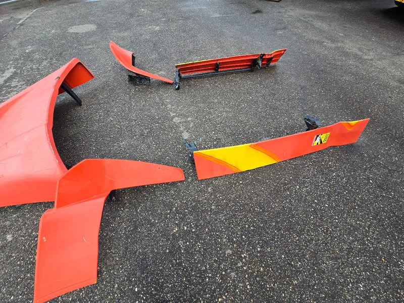 MAN TGX Spoiler - Aerodinâmica/ Aerofólio de Caminhão: foto 1 MAN TGX Spoiler - Aerodinâmica/ Aerofólio de Caminhão: foto 1