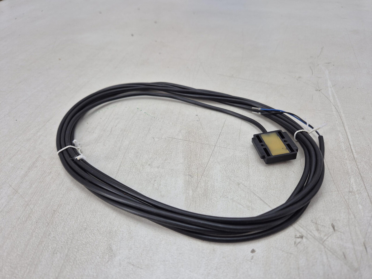 Demag AC 120 Counterweigt locking liniar motor set - Sistema elétrico de Guindaste: foto 5 Demag AC 120 Counterweigt locking liniar motor set - Sistema elétrico de Guindaste: foto 5