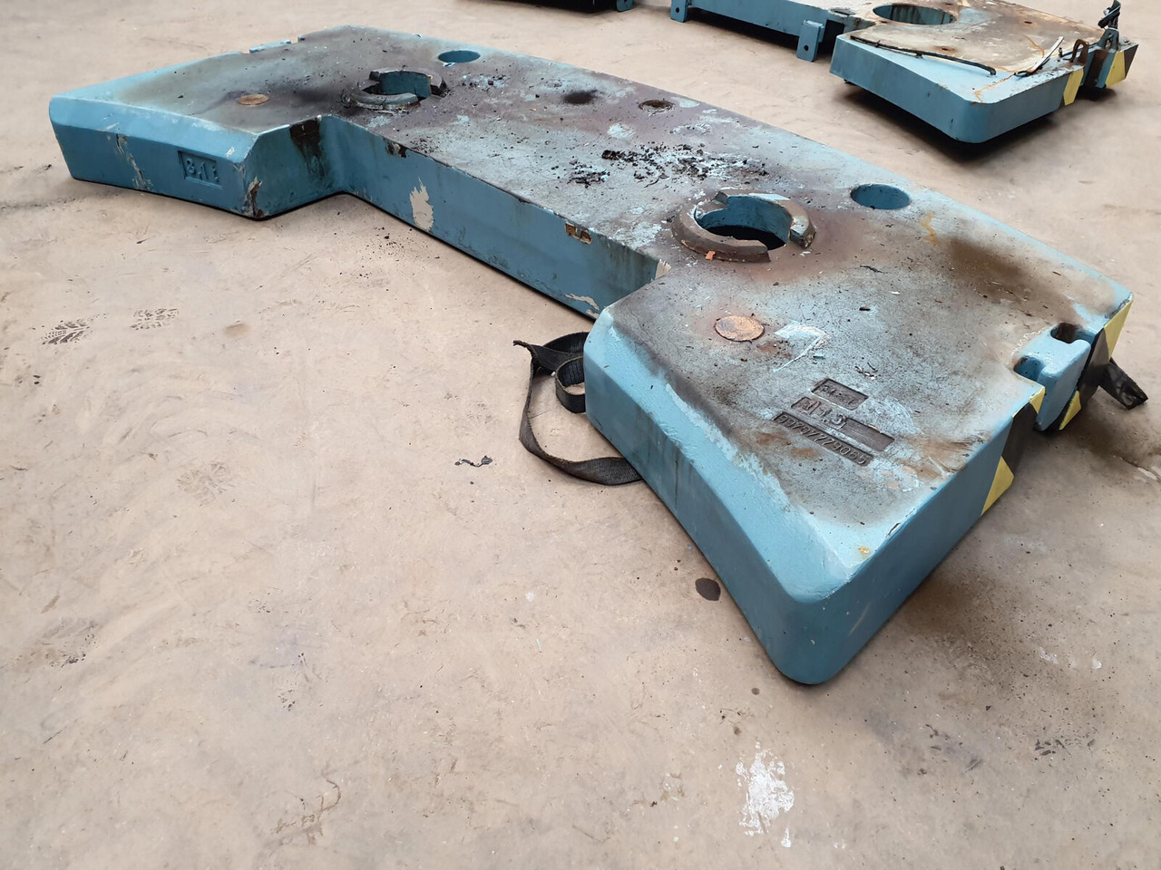 FAUN ATF 60-3 counterweight 3.1 ton - Contrapeso de Guindaste móvel: foto 3 FAUN ATF 60-3 counterweight 3.1 ton - Contrapeso de Guindaste móvel: foto 3