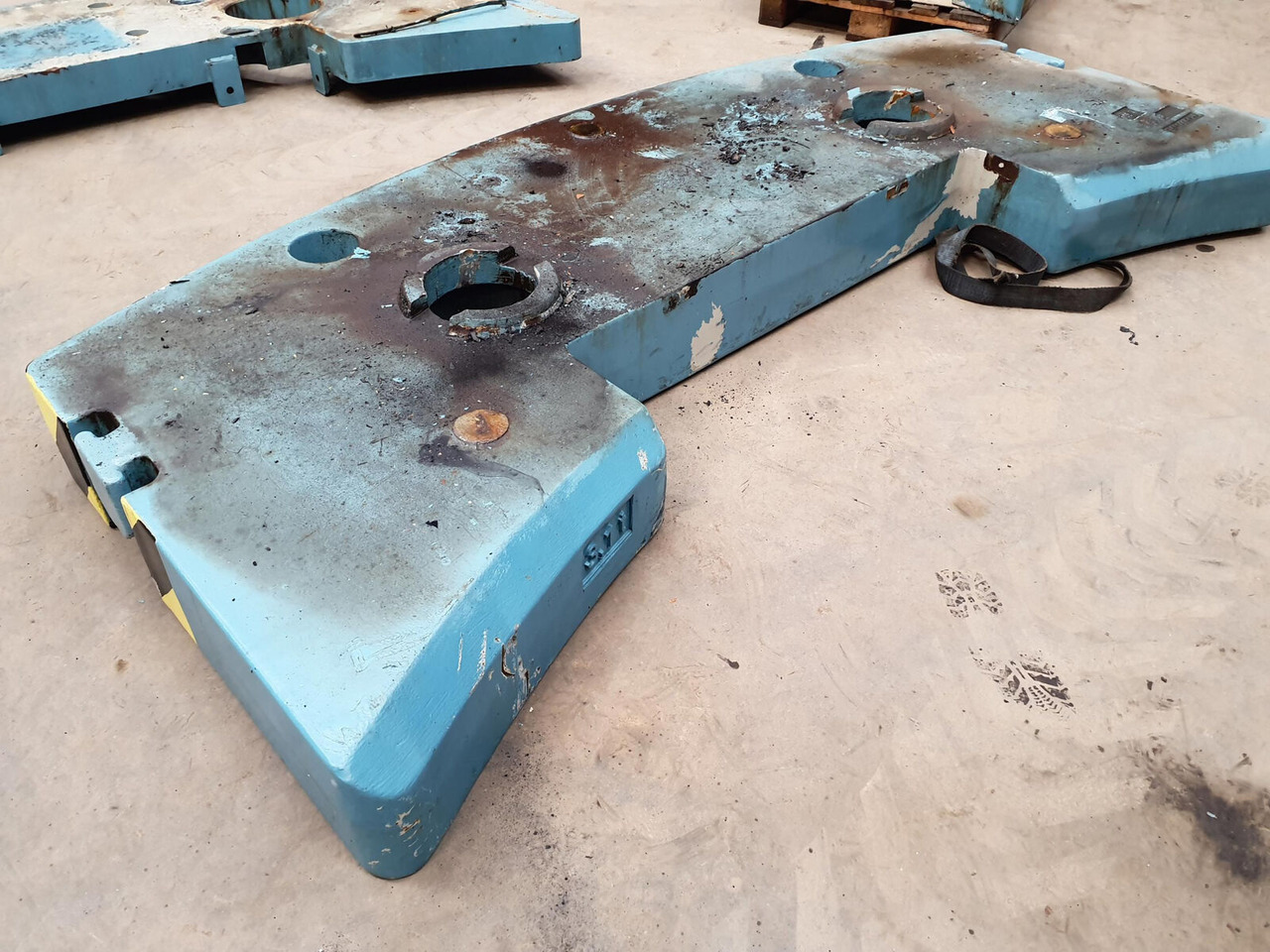 FAUN ATF 60-3 counterweight 3.1 ton - Contrapeso de Guindaste móvel: foto 4 FAUN ATF 60-3 counterweight 3.1 ton - Contrapeso de Guindaste móvel: foto 4