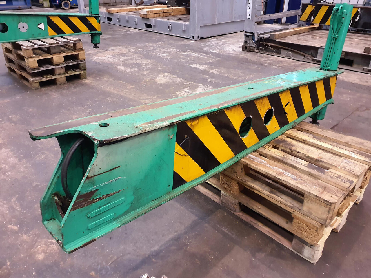 FAUN ATF 60-3 rear outrigger beam - Suspensão de Guindaste móvel: foto 3 FAUN ATF 60-3 rear outrigger beam - Suspensão de Guindaste móvel: foto 3