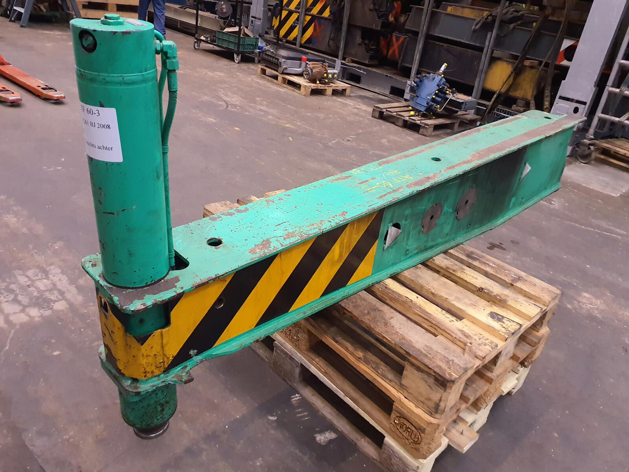 FAUN ATF 60-3 rear outrigger beam - Suspensão de Guindaste móvel: foto 2 FAUN ATF 60-3 rear outrigger beam - Suspensão de Guindaste móvel: foto 2