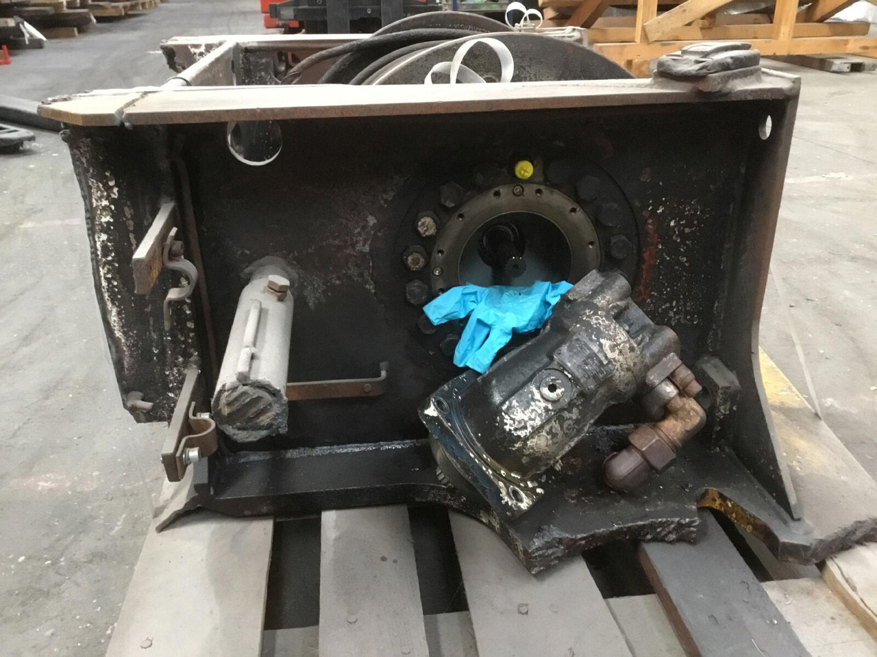 Grove GMK 2035 winch - Molinete de Guindaste móvel: foto 5 Grove GMK 2035 winch - Molinete de Guindaste móvel: foto 5