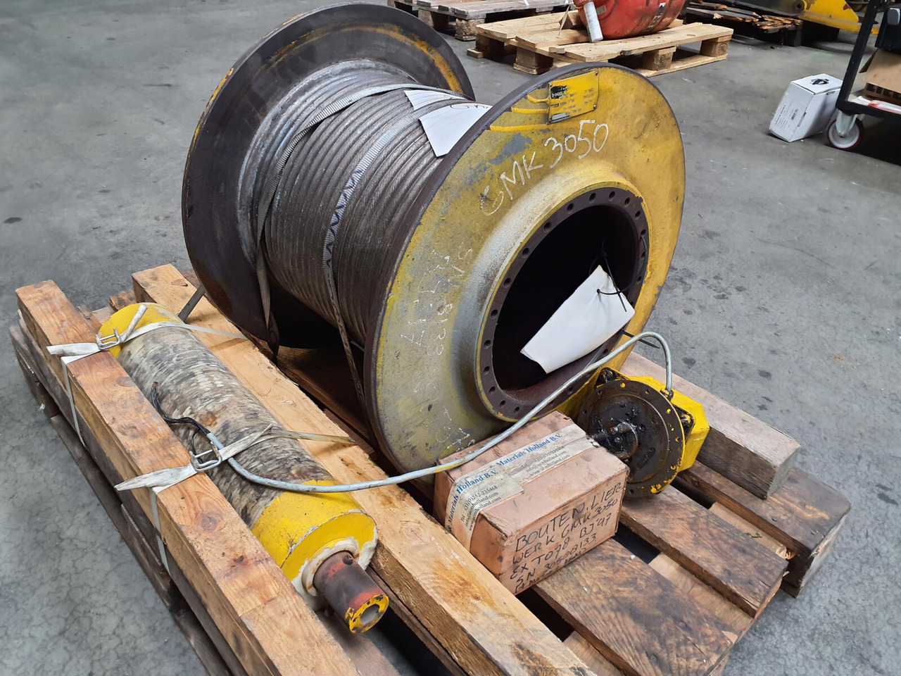 Grove GMK 3050 winch - Molinete de Guindaste móvel: foto 3 Grove GMK 3050 winch - Molinete de Guindaste móvel: foto 3