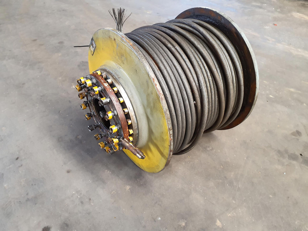 Grove GMK 3050 winch complete with brake - Molinete de Guindaste móvel: foto 2 Grove GMK 3050 winch complete with brake - Molinete de Guindaste móvel: foto 2