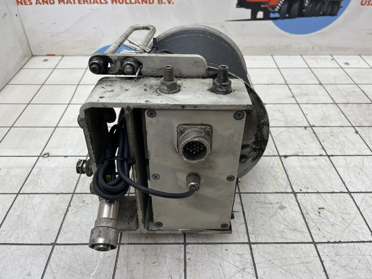 Grove GMK 3055 cable drum telescoop cylinder - Molinete de Guindaste móvel: foto 4 Grove GMK 3055 cable drum telescoop cylinder - Molinete de Guindaste móvel: foto 4