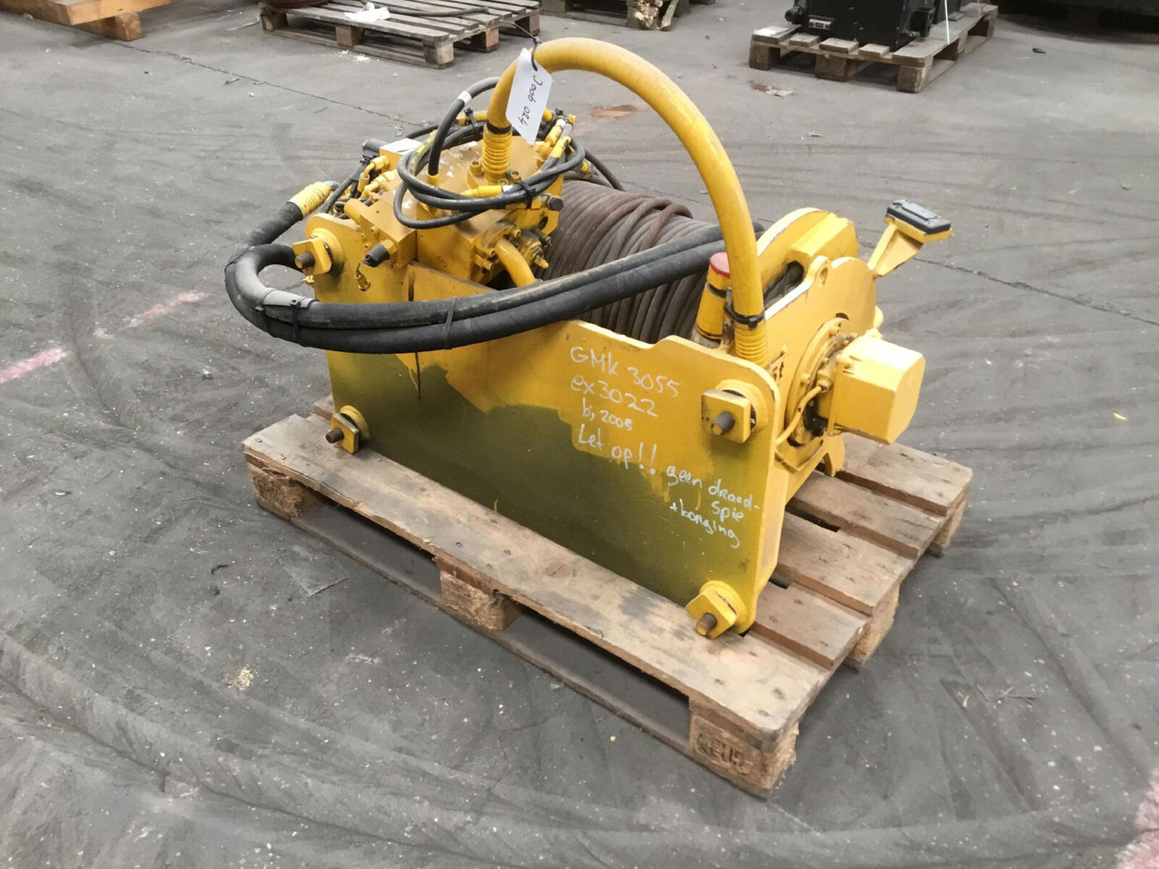 Grove GMK 3055 winch - Molinete de Guindaste móvel: foto 3 Grove GMK 3055 winch - Molinete de Guindaste móvel: foto 3