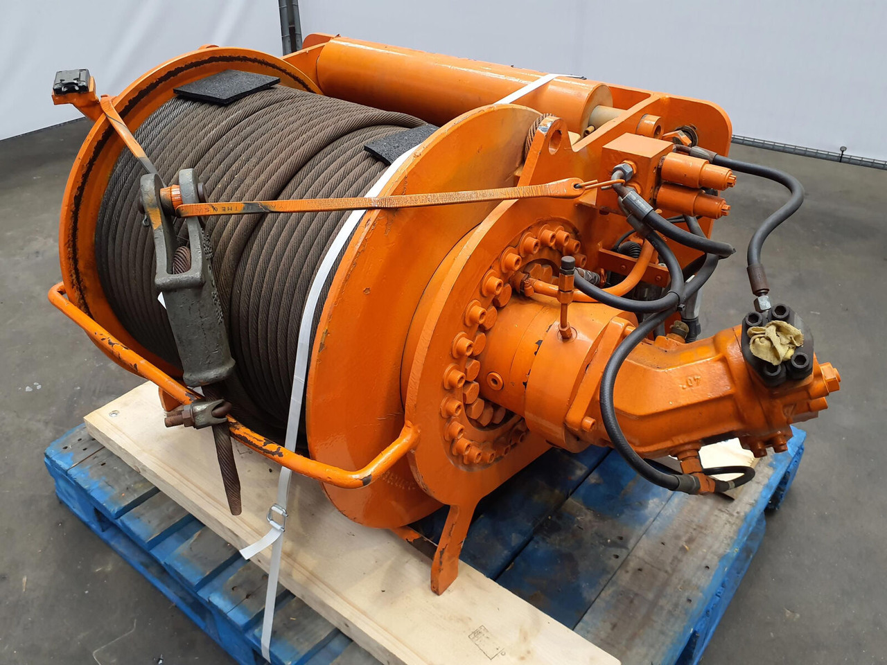 Grove GMK 5130-2 winch - Molinete de Guindaste móvel: foto 2 Grove GMK 5130-2 winch - Molinete de Guindaste móvel: foto 2