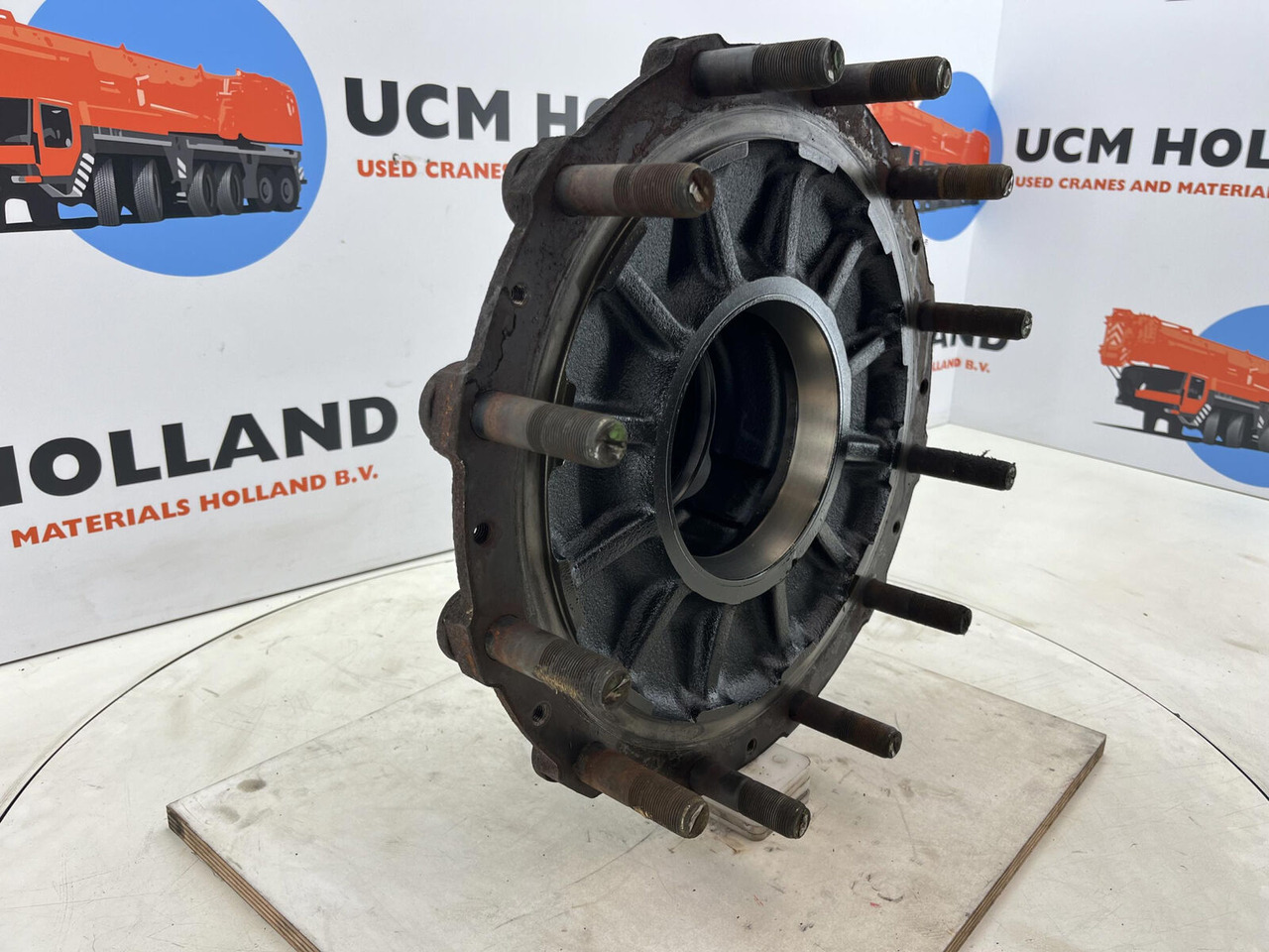 Grove GMK Megatrak wheel hub - Cubo de roda de Guindaste: foto 2 Grove GMK Megatrak wheel hub - Cubo de roda de Guindaste: foto 2