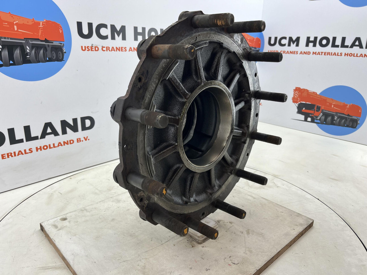 Grove GMK Megatrak wheel hub - Cubo de roda de Guindaste: foto 2 Grove GMK Megatrak wheel hub - Cubo de roda de Guindaste: foto 2