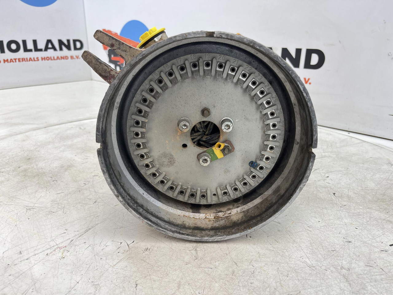 Krupp 70 GMT electric swivel - Sistema elétrico de Guindaste móvel: foto 5 Krupp 70 GMT electric swivel - Sistema elétrico de Guindaste móvel: foto 5