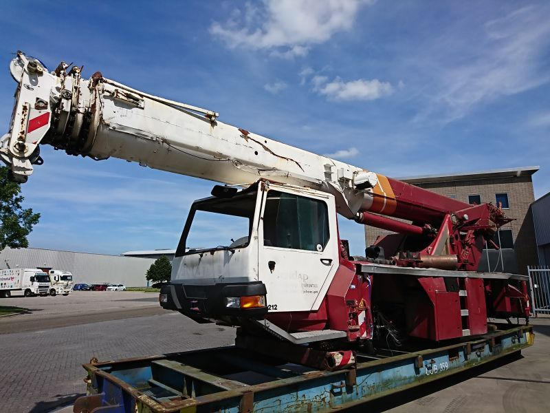 Liebherr LTM 1040-2.1 - Grua todo o terreno: foto 1 Liebherr LTM 1040-2.1 - Grua todo o terreno: foto 1