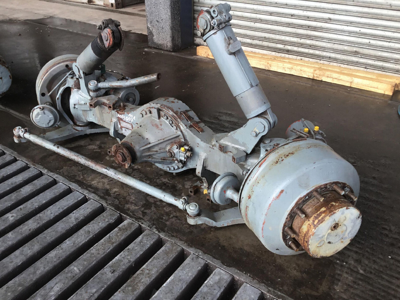 Liebherr LTM 1050-1 axle 1 - Eixo e peças de Guindaste móvel: foto 2 Liebherr LTM 1050-1 axle 1 - Eixo e peças de Guindaste móvel: foto 2