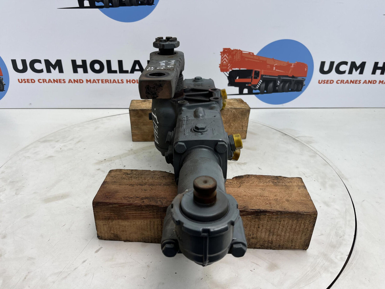 Liebherr LTM 1050-1 steering box - Caixa de direção de Guindaste móvel: foto 4 Liebherr LTM 1050-1 steering box - Caixa de direção de Guindaste móvel: foto 4