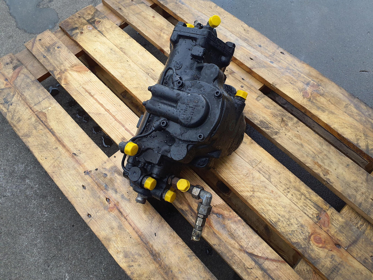 Liebherr LTM 1060-2 steering gear - Caixa de direção de Guindaste móvel: foto 1 Liebherr LTM 1060-2 steering gear - Caixa de direção de Guindaste móvel: foto 1