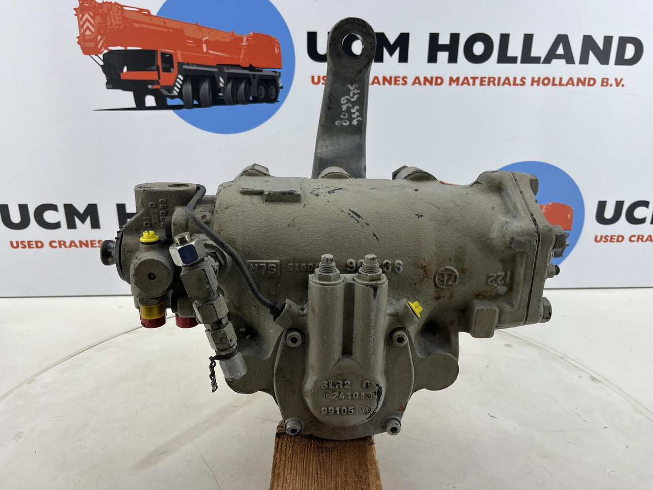 Liebherr LTM 1060-3 steering box - Caixa de direção de Guindaste: foto 5 Liebherr LTM 1060-3 steering box - Caixa de direção de Guindaste: foto 5