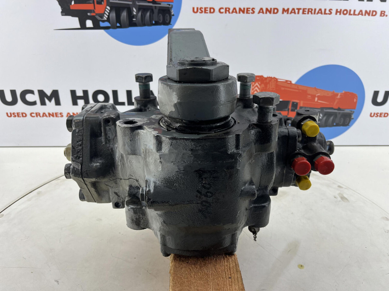 Liebherr LTM 1060-3 steering box - Caixa de direção de Guindaste: foto 2 Liebherr LTM 1060-3 steering box - Caixa de direção de Guindaste: foto 2