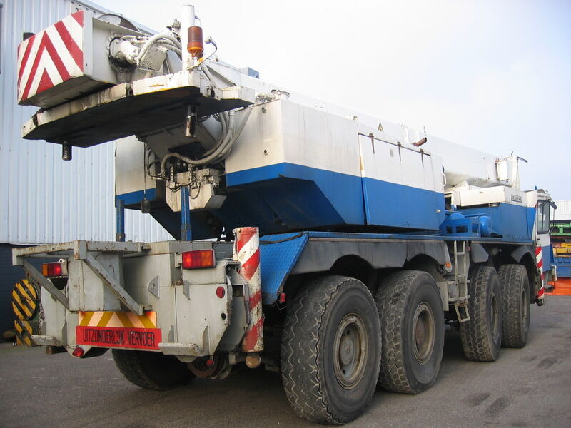 Liebherr LTM 1060`for parts - Grua todo o terreno: foto 2 Liebherr LTM 1060`for parts - Grua todo o terreno: foto 2