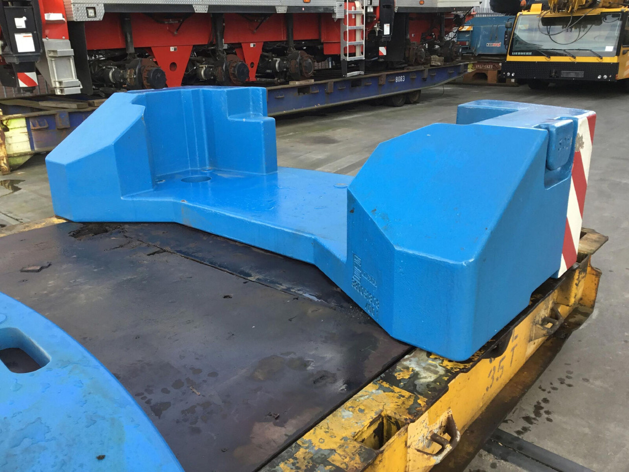 Liebherr LTM 1070-4.1 counterweight 5,0 ton - Contrapeso de Guindaste móvel: foto 4 Liebherr LTM 1070-4.1 counterweight 5,0 ton - Contrapeso de Guindaste móvel: foto 4