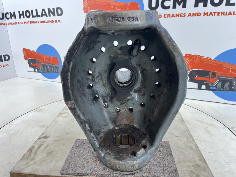 Liebherr LTM 1070-4.2 Steering knuckle 16 holes axle 3 - Manga de eixo de Guindaste: foto 5 Liebherr LTM 1070-4.2 Steering knuckle 16 holes axle 3 - Manga de eixo de Guindaste: foto 5