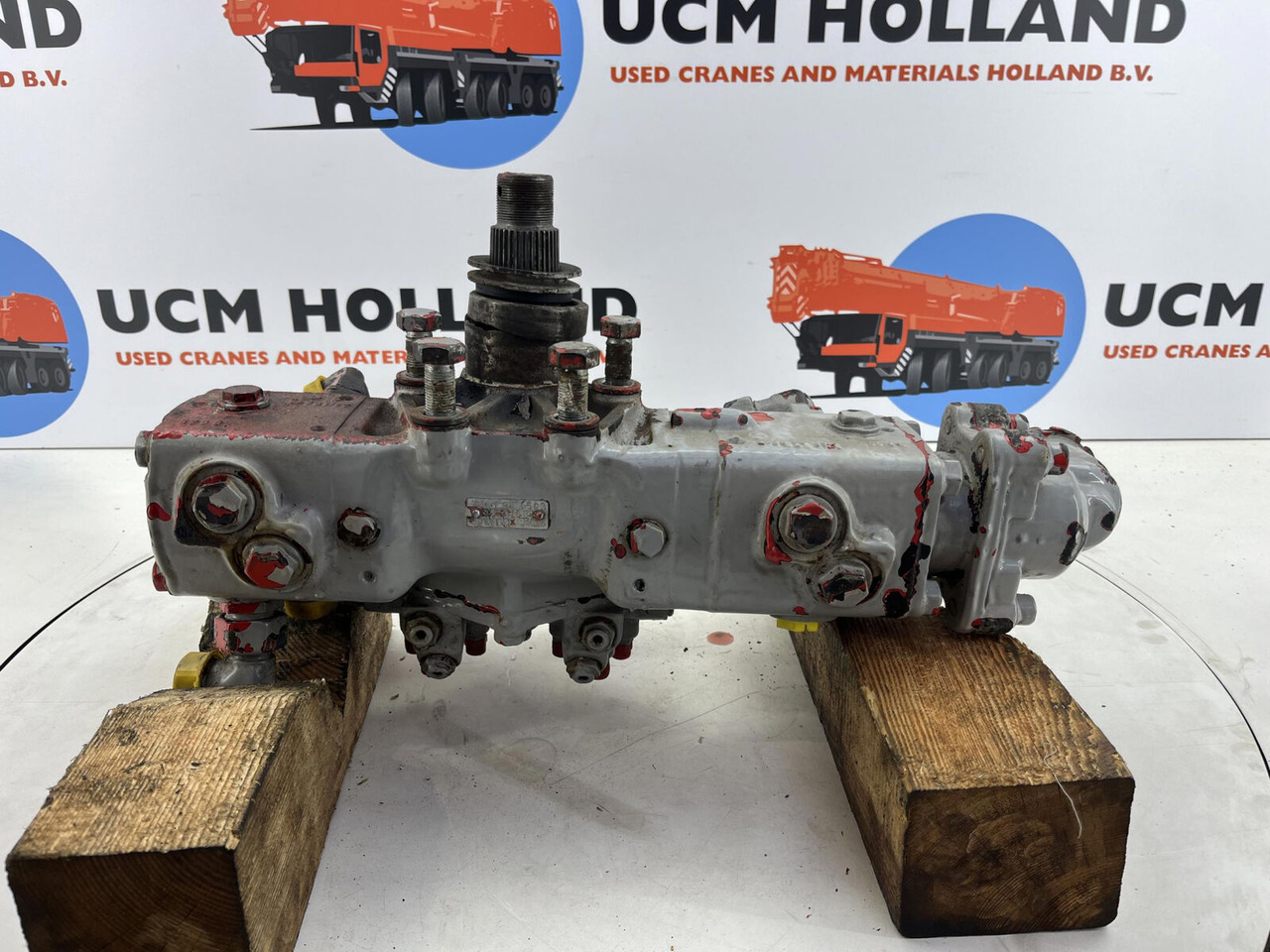 Liebherr LTM 1070 Steering box - Caixa de direção de Guindaste móvel: foto 1 Liebherr LTM 1070 Steering box - Caixa de direção de Guindaste móvel: foto 1
