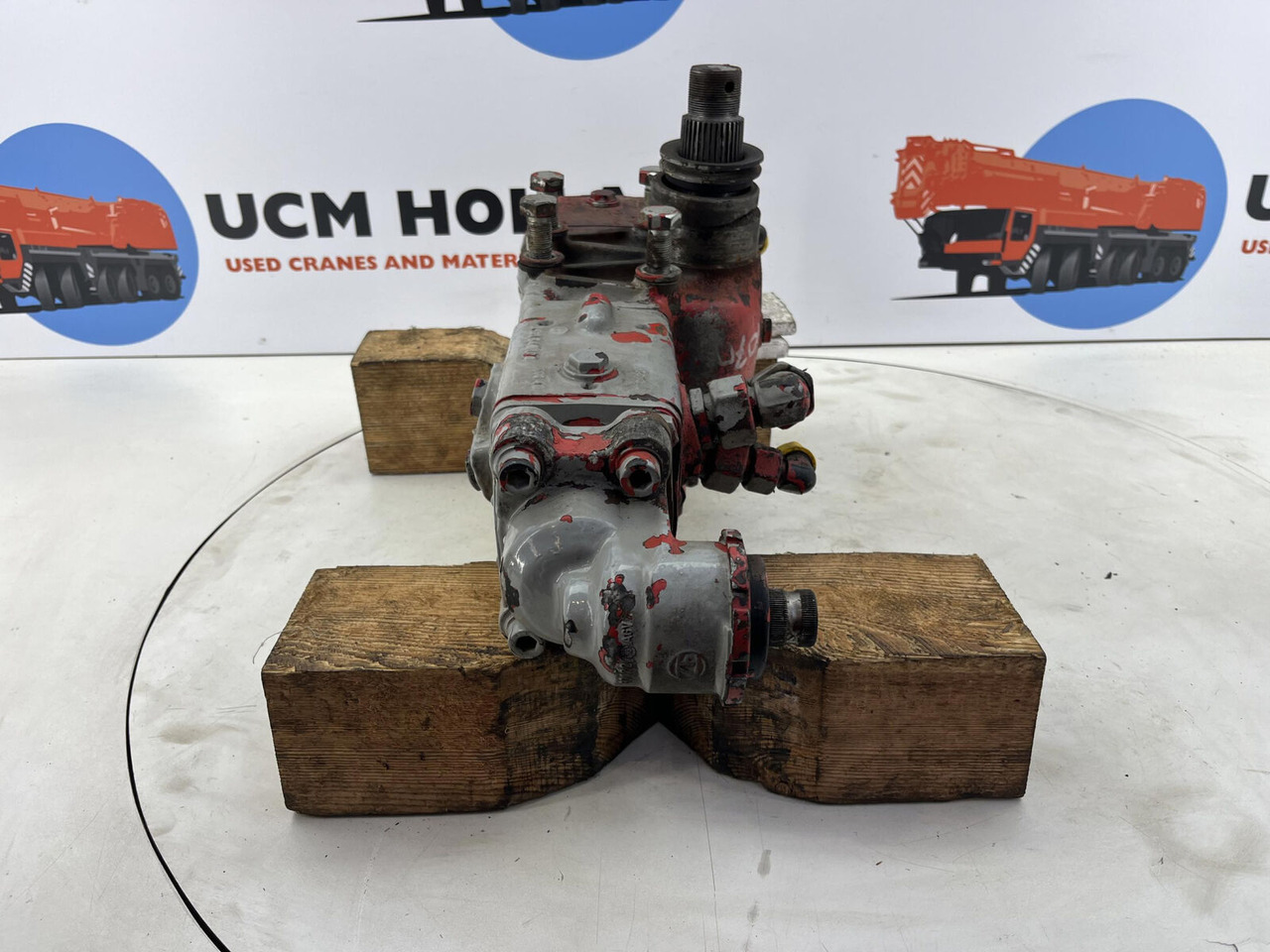Liebherr LTM 1070 Steering box - Caixa de direção de Guindaste móvel: foto 4 Liebherr LTM 1070 Steering box - Caixa de direção de Guindaste móvel: foto 4