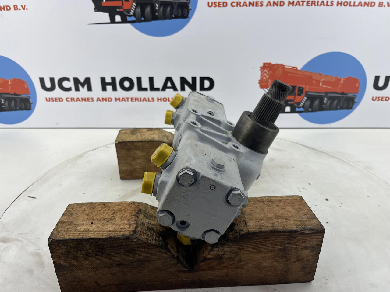 Liebherr LTM 1070 steering box - Caixa de direção de Guindaste móvel: foto 4 Liebherr LTM 1070 steering box - Caixa de direção de Guindaste móvel: foto 4