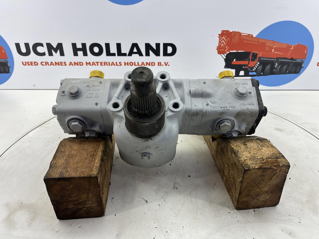 Liebherr LTM 1070 steering box - Caixa de direção de Guindaste móvel: foto 3 Liebherr LTM 1070 steering box - Caixa de direção de Guindaste móvel: foto 3