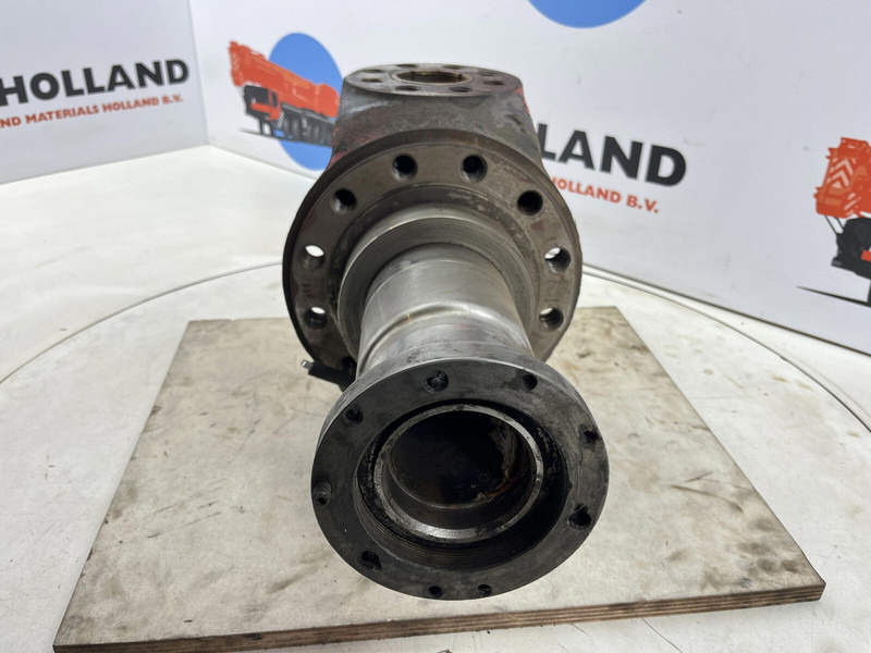 Liebherr LTM 1090 Steering knuckle 12 holes axle 3 - Manga de eixo de Guindaste: foto 2 Liebherr LTM 1090 Steering knuckle 12 holes axle 3 - Manga de eixo de Guindaste: foto 2