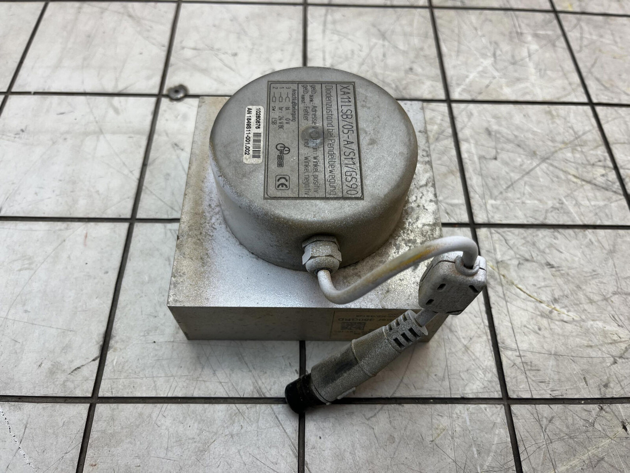 Liebherr LTM 1400-7.1 angle transmitter - Sensor de Guindaste móvel: foto 4 Liebherr LTM 1400-7.1 angle transmitter - Sensor de Guindaste móvel: foto 4
