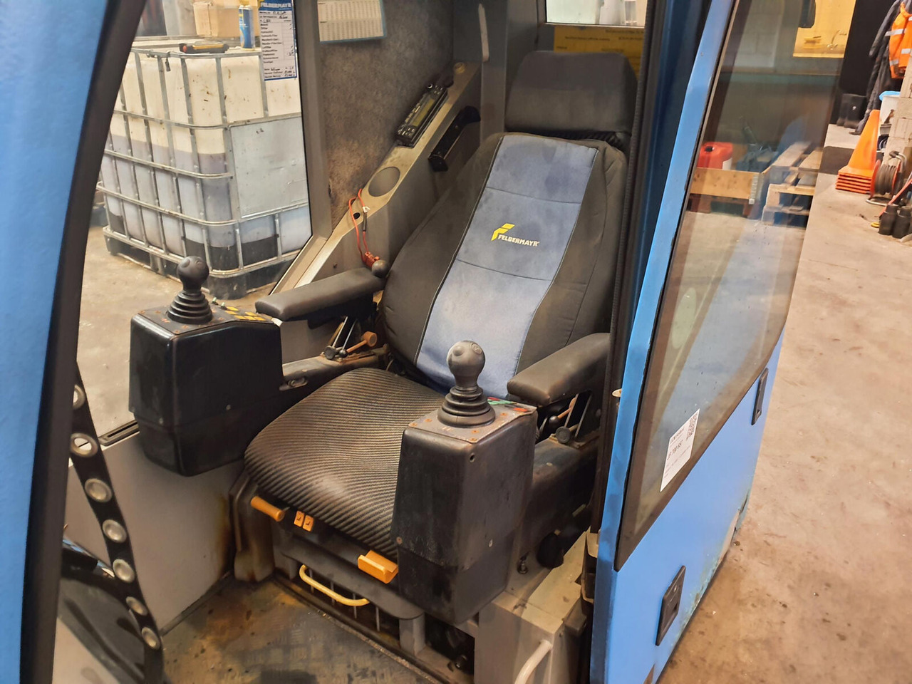 Liebherr LTM 1400-7.1 upper cabin - Cabine de Guindaste móvel: foto 5 Liebherr LTM 1400-7.1 upper cabin - Cabine de Guindaste móvel: foto 5