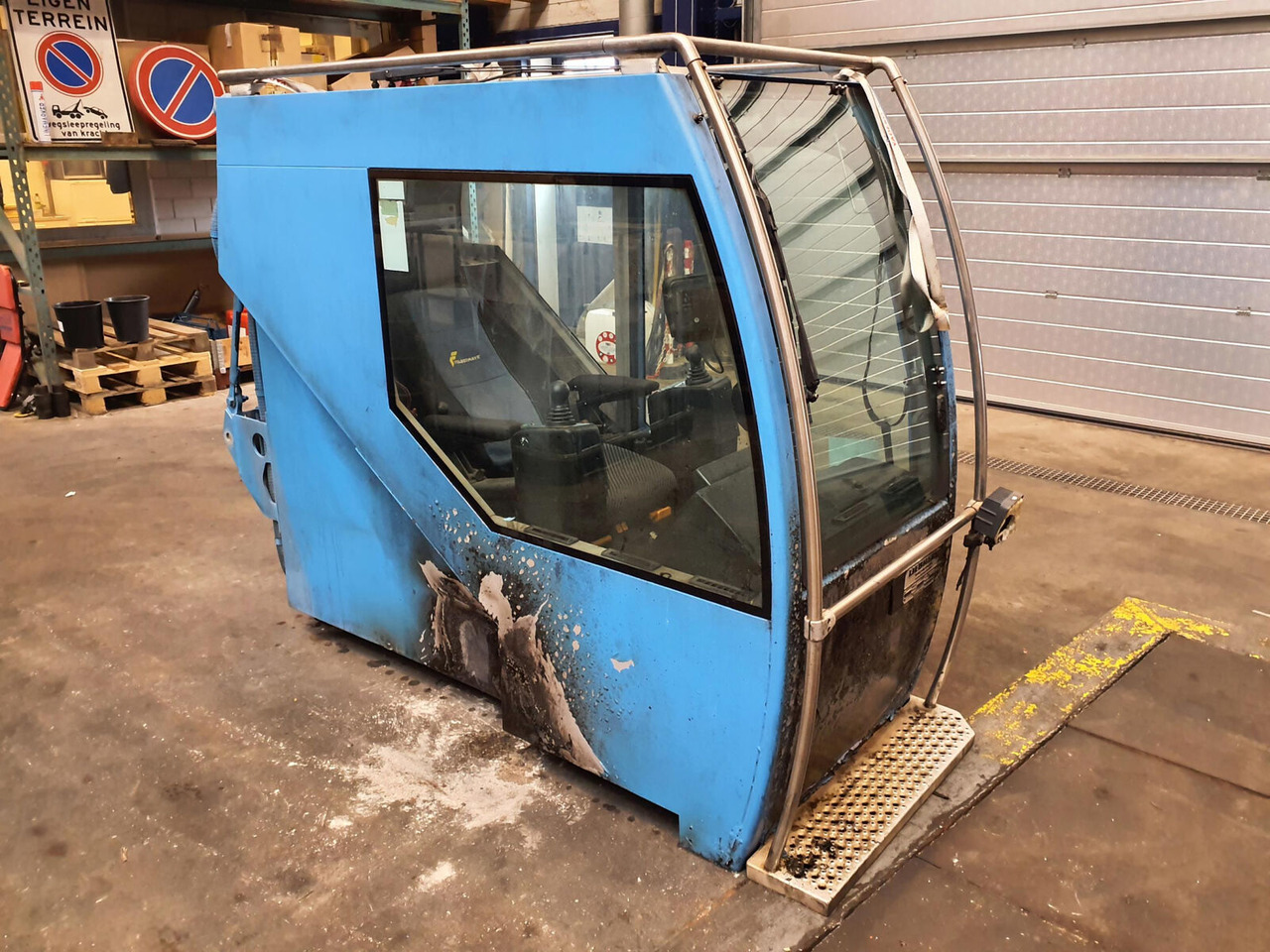 Liebherr LTM 1400-7.1 upper cabin - Cabine de Guindaste móvel: foto 3 Liebherr LTM 1400-7.1 upper cabin - Cabine de Guindaste móvel: foto 3