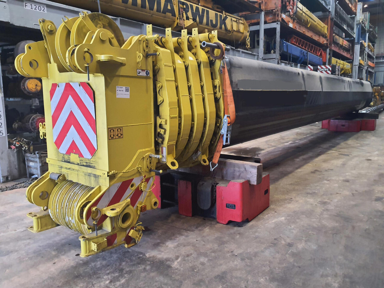 Liebherr LTM 1450-8.1 boom sections 1,2,3,4,5,6 - Lança de Guindaste móvel: foto 1 Liebherr LTM 1450-8.1 boom sections 1,2,3,4,5,6 - Lança de Guindaste móvel: foto 1