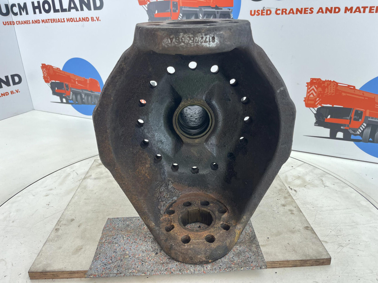 PPM ATT 400 Steering knuckle 16 holes axle 1 - Manga de eixo de Guindaste: foto 5 PPM ATT 400 Steering knuckle 16 holes axle 1 - Manga de eixo de Guindaste: foto 5