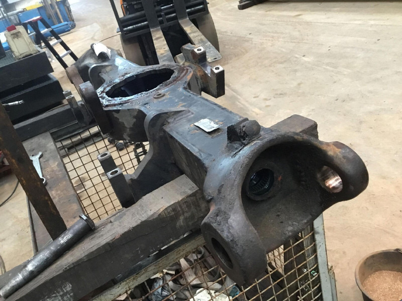 Terex AC 205 axle housing axle 4 - Eixo e peças de Guindaste: foto 2 Terex AC 205 axle housing axle 4 - Eixo e peças de Guindaste: foto 2