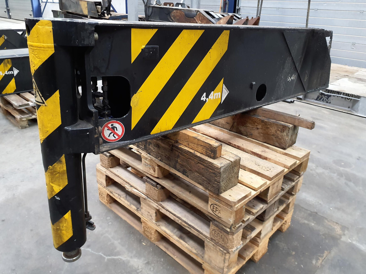 Terex AC 50 outrigger rear with outrigger cylinder - Suspensão de Guindaste móvel: foto 2 Terex AC 50 outrigger rear with outrigger cylinder - Suspensão de Guindaste móvel: foto 2