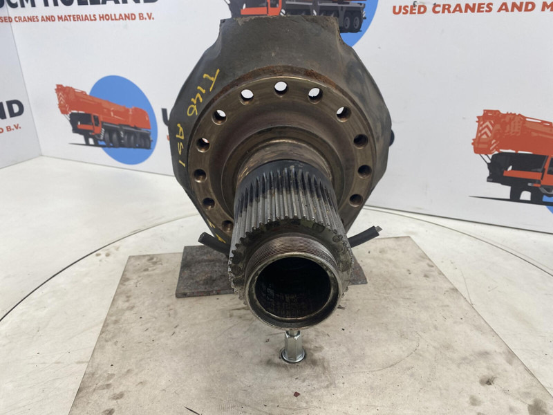 Terex Terex Demag AC 35 Steering knuckle 16 holes axle 1 - Manga de eixo de Guindaste: foto 2 Terex Terex Demag AC 35 Steering knuckle 16 holes axle 1 - Manga de eixo de Guindaste: foto 2
