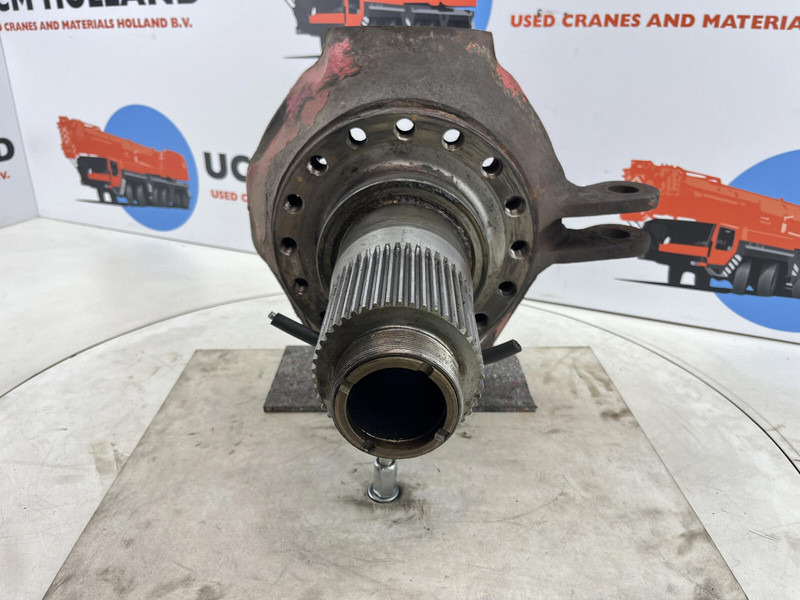 Terex Terex Demag AC 35 Steering knuckle 16 holes axle 2 left - Manga de eixo de Guindaste: foto 2 Terex Terex Demag AC 35 Steering knuckle 16 holes axle 2 left - Manga de eixo de Guindaste: foto 2