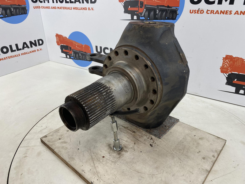 Terex Terex Demag AC 35 Steering knuckle 16 holes axle 2 right - Manga de eixo de Guindaste: foto 1 Terex Terex Demag AC 35 Steering knuckle 16 holes axle 2 right - Manga de eixo de Guindaste: foto 1