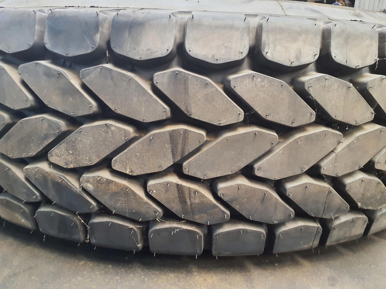 Roda completa de Guindaste Wheel 385/95R25 10 5.5 3p: foto 6