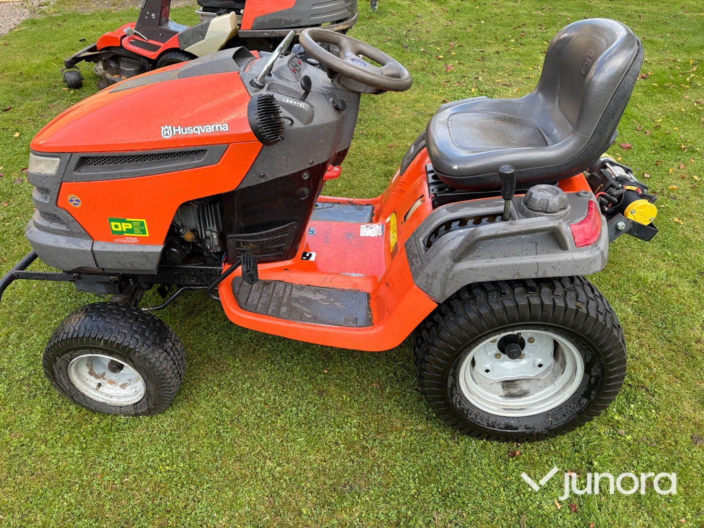 Åkgräsklippare Husqvarna GTH 260 XPT - Cortador de grama: foto 2 Åkgräsklippare Husqvarna GTH 260 XPT - Cortador de grama: foto 2
