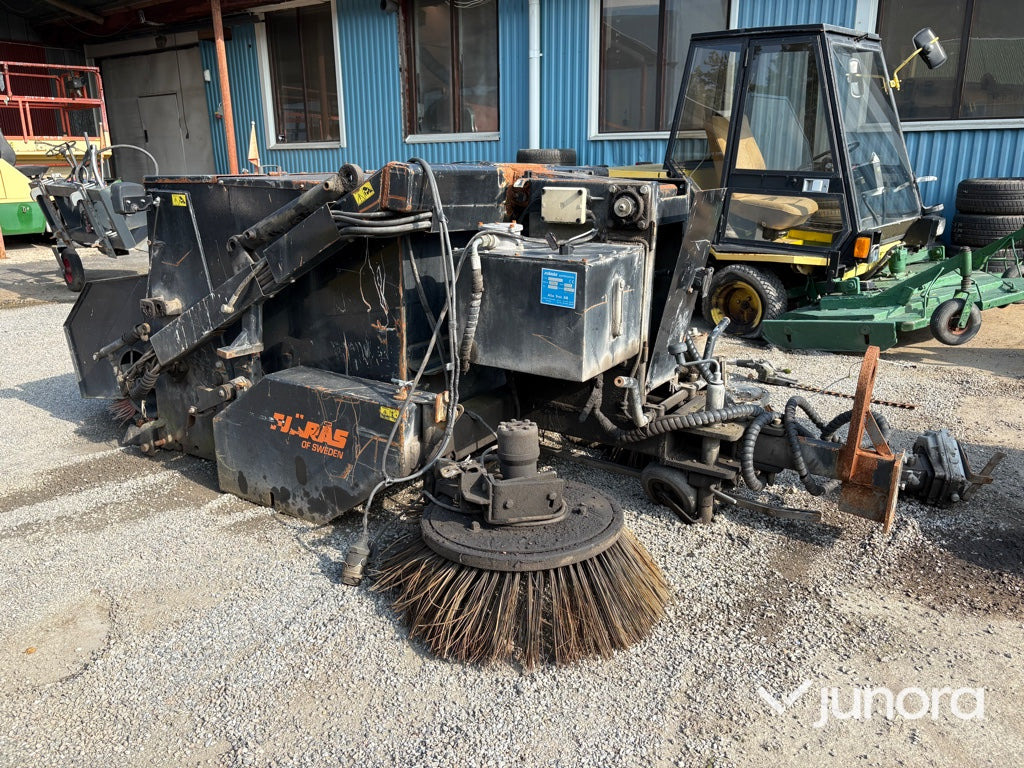 Bogserad Sopmaskin Fjärås FS 700 - Varredora urbana: foto 3 Bogserad Sopmaskin Fjärås FS 700 - Varredora urbana: foto 3