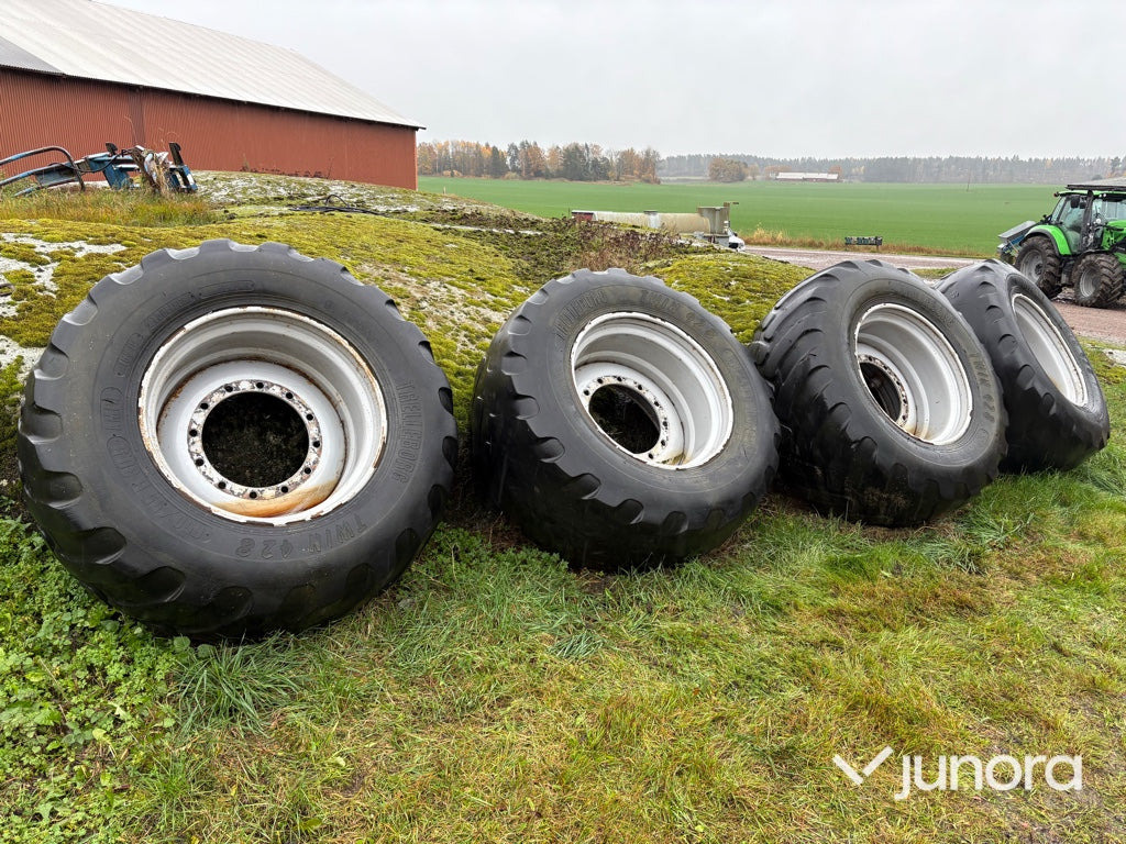 Däck - Trelleborg Twin 428 med fälg - Pneu: foto 1 Däck - Trelleborg Twin 428 med fälg - Pneu: foto 1