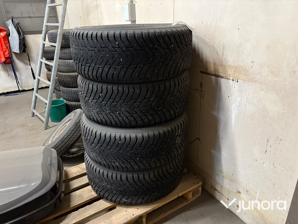 Dubbdäck med fälg, NOKIAN HAAKAPELIITTA - Roda completa de Automóvel: foto 5 Dubbdäck med fälg, NOKIAN HAAKAPELIITTA - Roda completa de Automóvel: foto 5
