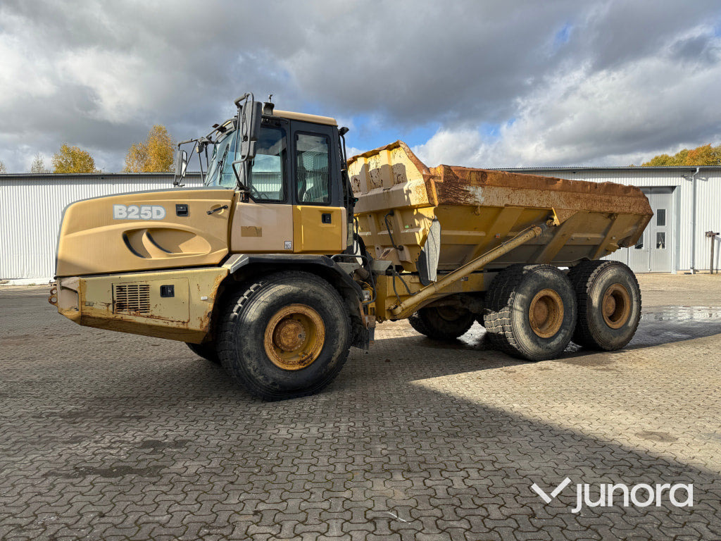 Dumper Bell B25D 6x6 - Caminhão articulado: foto 1 Dumper Bell B25D 6x6 - Caminhão articulado: foto 1