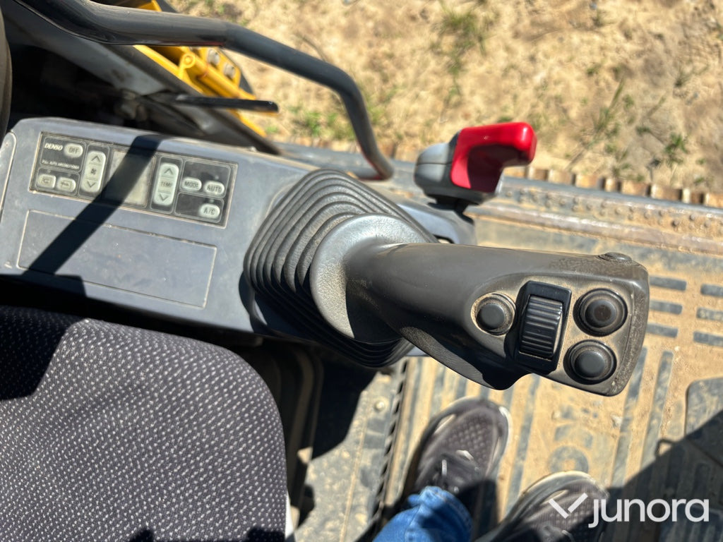 Escavadora de rastos Grävmaskin Komatsu PC130: foto 15