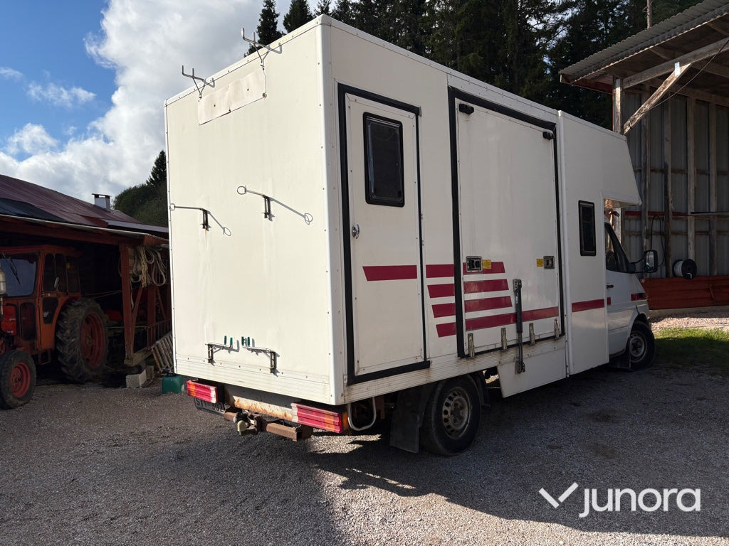 Hästtransport Mercedes-Benz 316 CDI - Autocaravana capucine: foto 5 Hästtransport Mercedes-Benz 316 CDI - Autocaravana capucine: foto 5